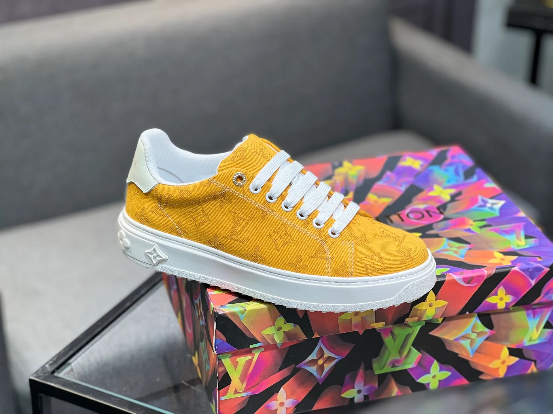 Men's shoes 💰520 LV Louis Vuitton. The latest fashionable casual shoes are popular in physical stores. The new spring and summer comfortable imported custom patent leather plus cowhide, cowhide mesh, and unique jacquard fabric element design. With sheepskin lining, Lv original base, [sun][sun] high-end packaging and high quality💪Details determine quality, welcome to compare🇮🇹Code number 38-44, 45 can be customized